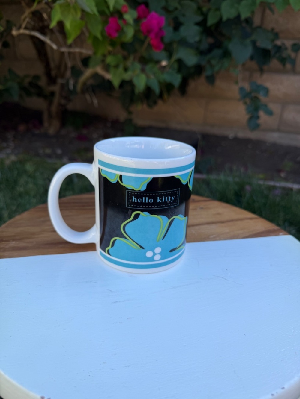 Vintage 2000's Hello Kitty Hawaiian Hibiscus Mug - Picture 3 of 6